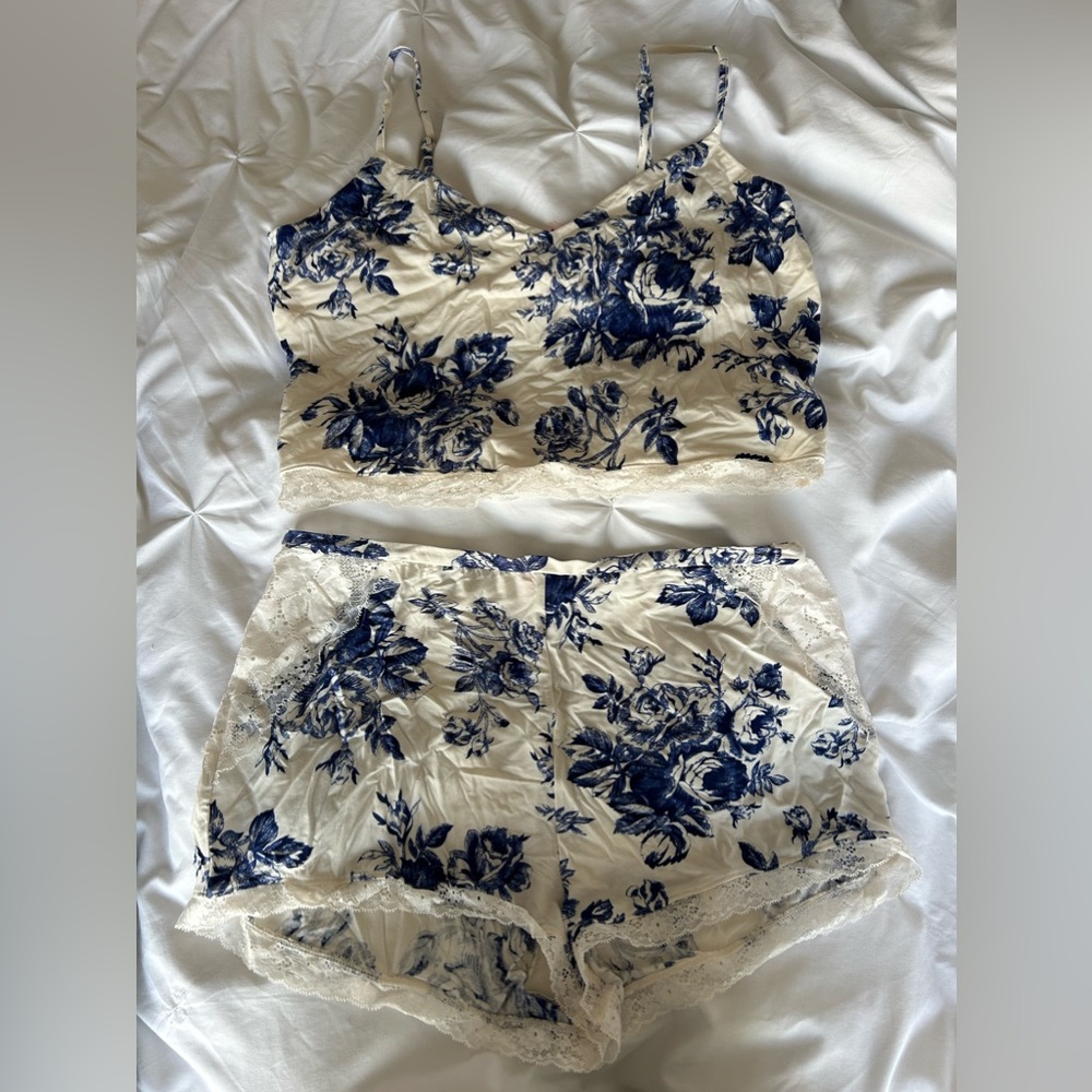 Victoria Secret pajama set size large